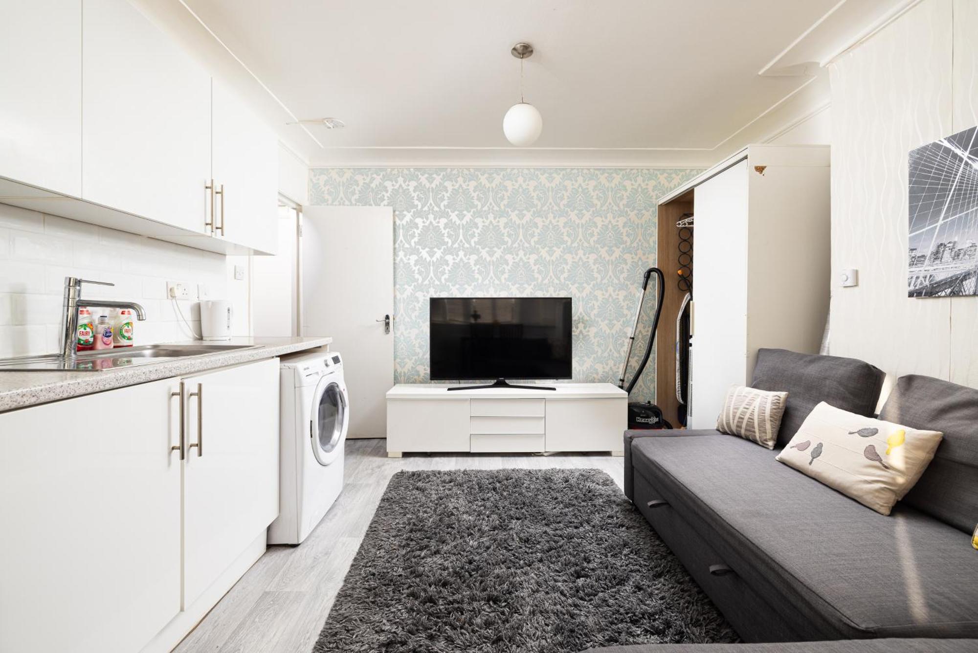 One Bedroom Apartment Opposite Brent Cross Station لندن المظهر الخارجي الصورة