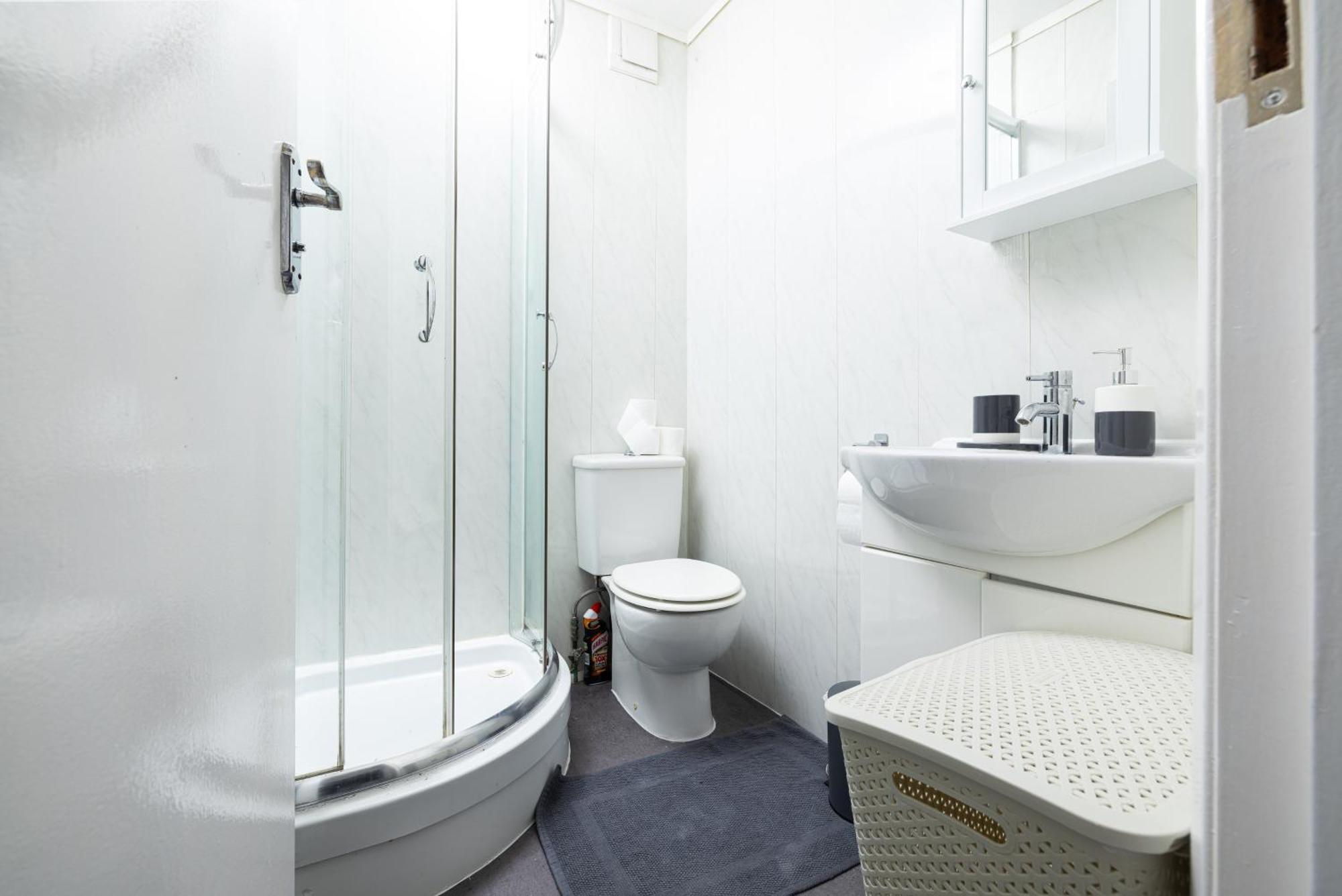 One Bedroom Apartment Opposite Brent Cross Station لندن المظهر الخارجي الصورة