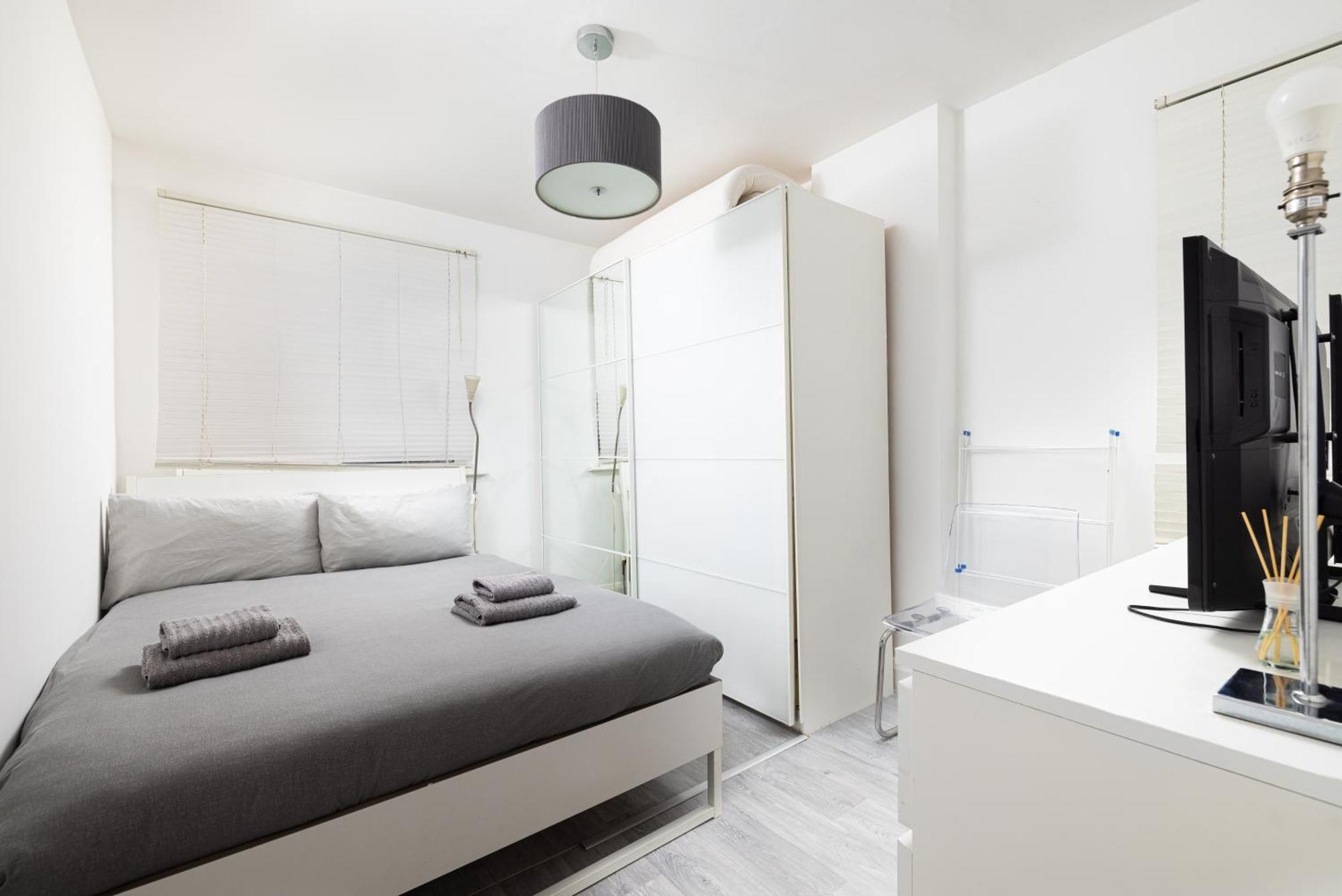 One Bedroom Apartment Opposite Brent Cross Station لندن المظهر الخارجي الصورة